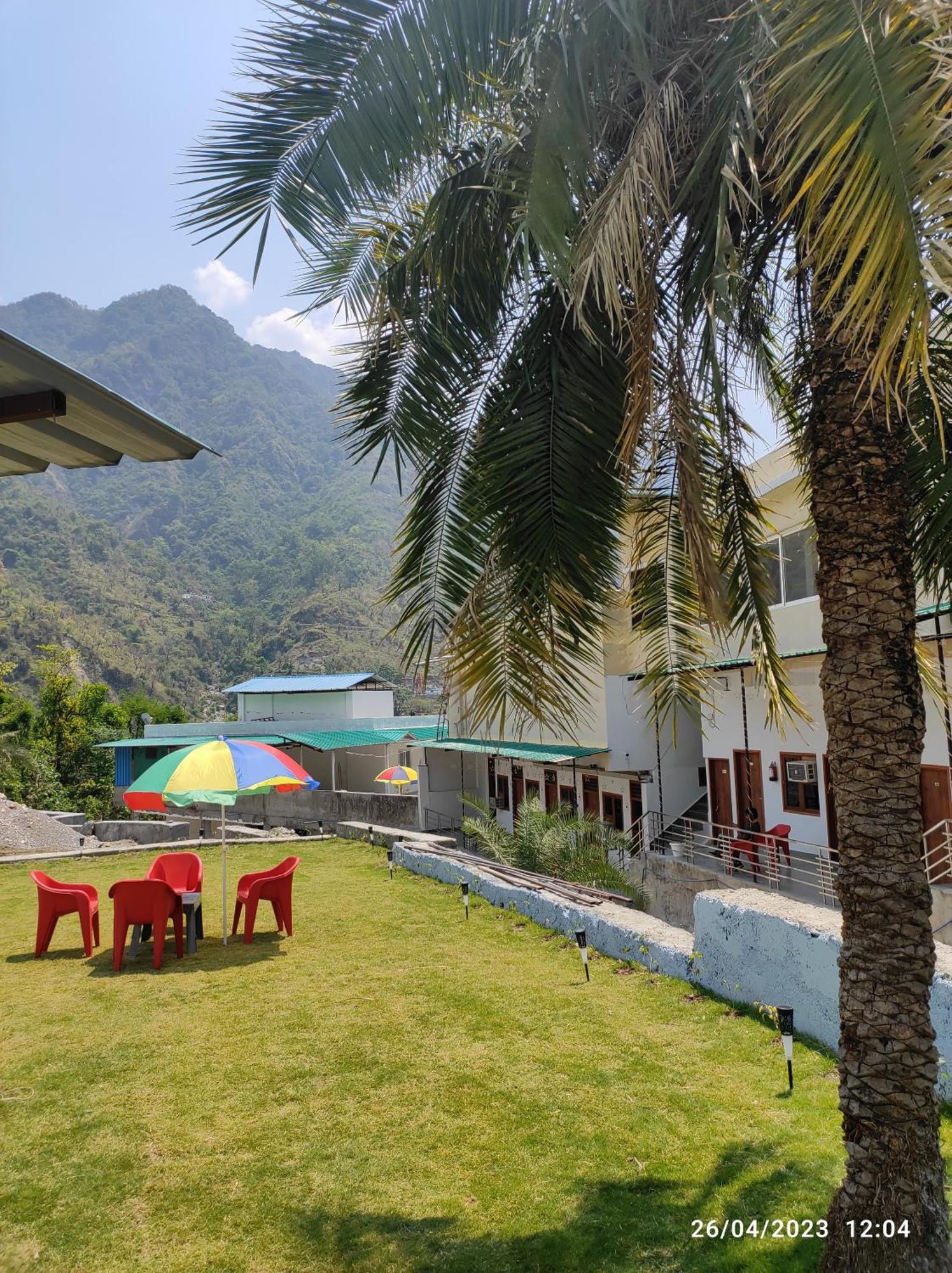 Hotel Studioz Sahastradhara Dehradun Exterior photo